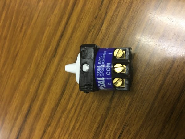 Toggle switch 240V 14.201.000 - Image 2